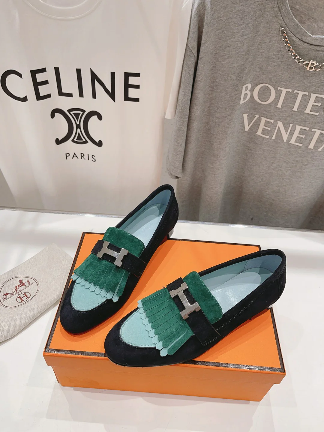 Новые лоферы Hermes Kelly 2023 года - зеленые