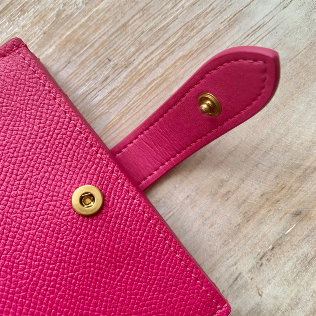 Celine 粒面牛皮风琴卡包