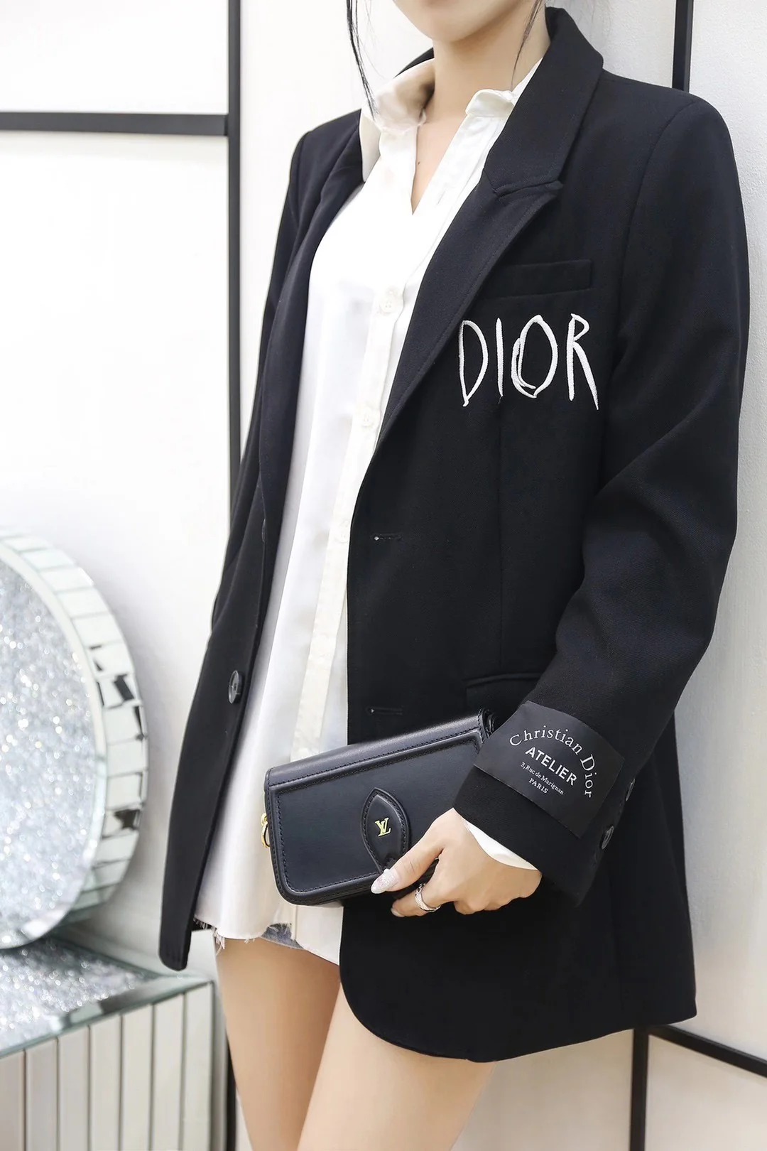 lv-m69841-officier handbag