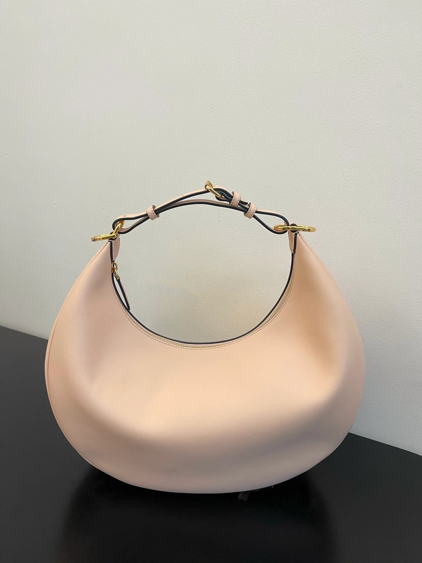 Fendi-fendigraphy - Большая розовая кожаная сумка через плечо