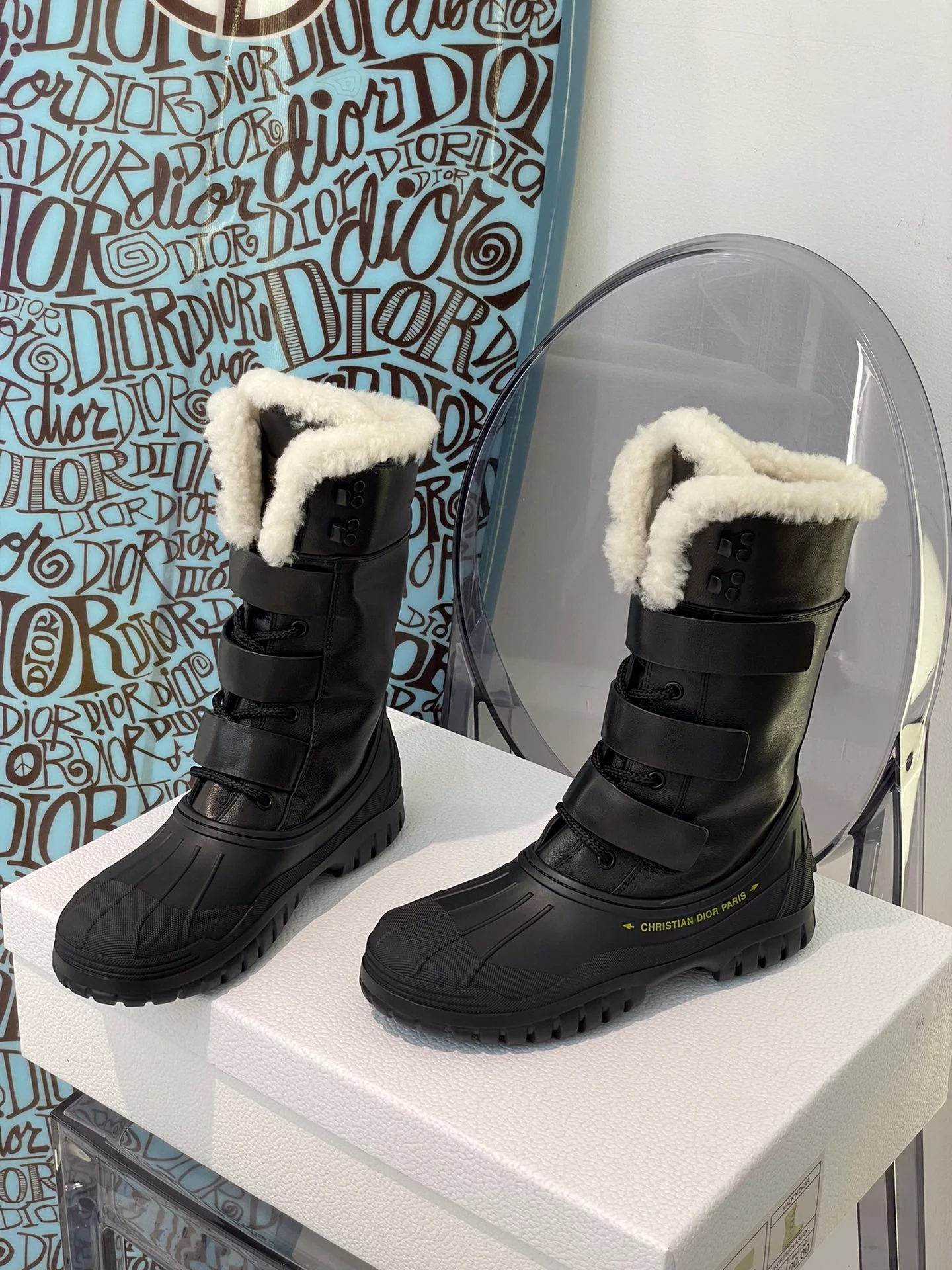 Dior Осень/Зима 2021 - Меховые сапоги