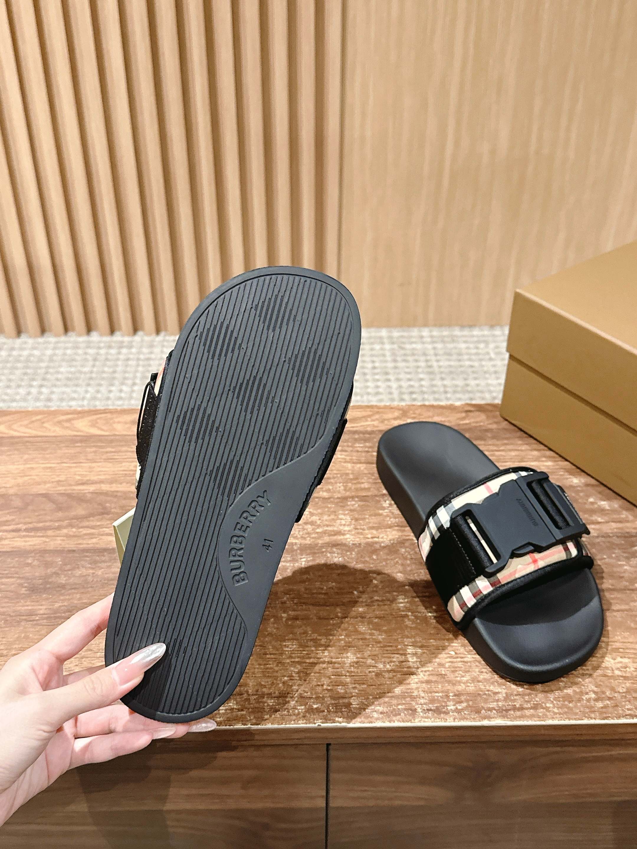 Burberry - Повседневные тапочки - Парные модели