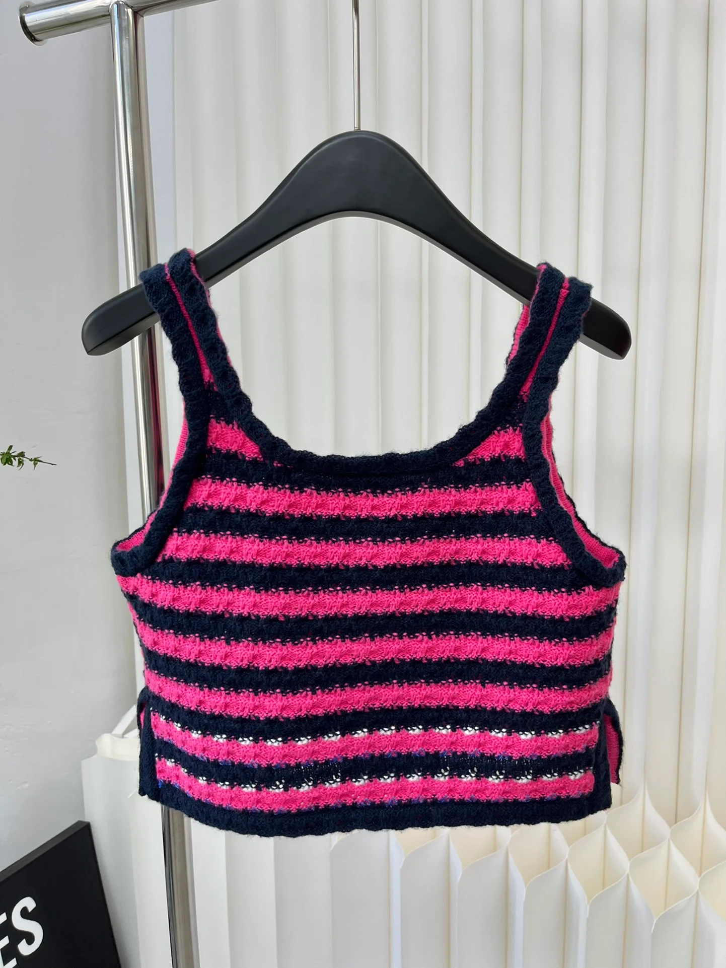 Chanel 2403 - Полосатый жилет с круглым вырезом - Персиковый