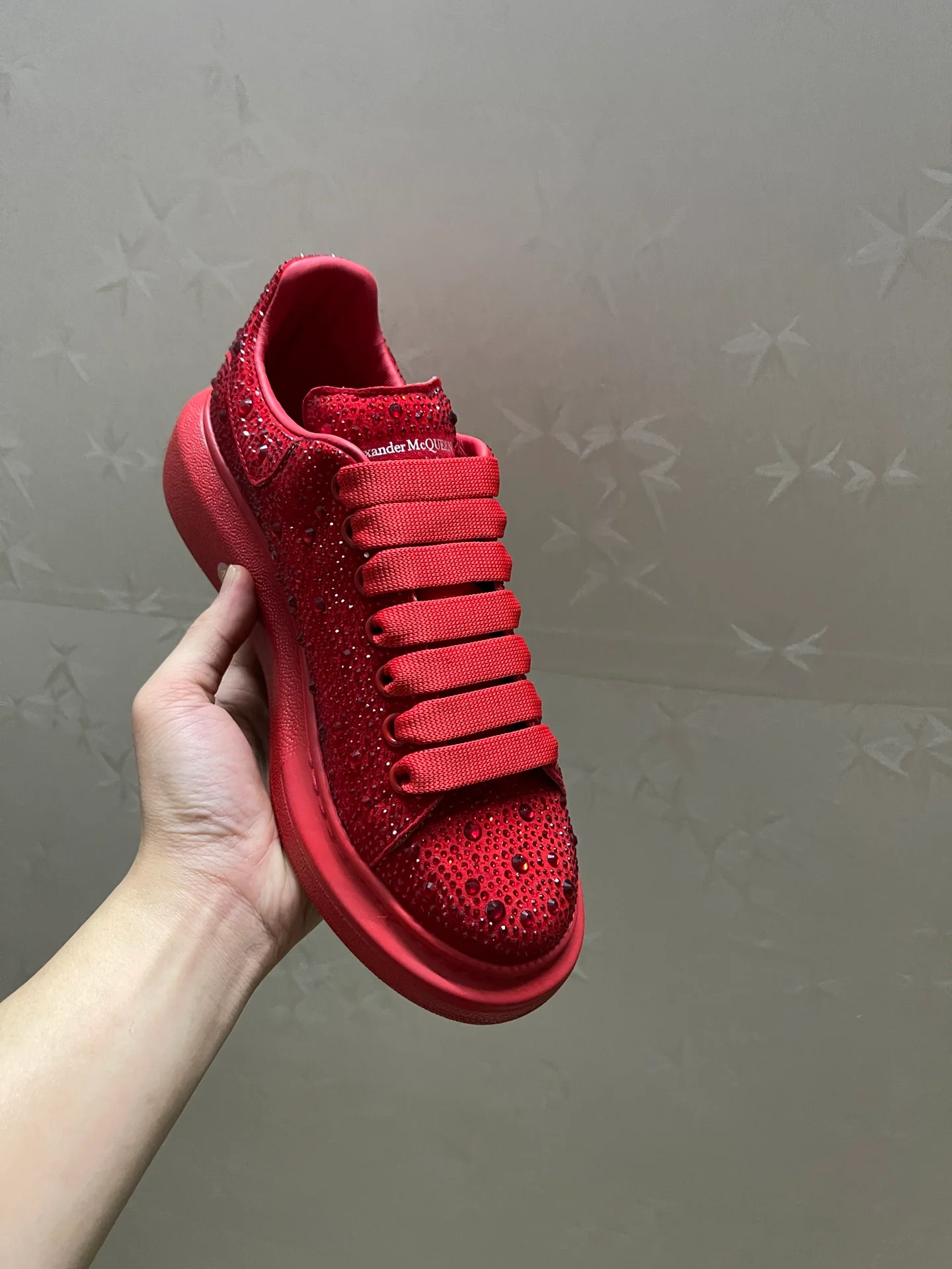 Классические белые кроссовки McQueen - унисекс - Red Diamond