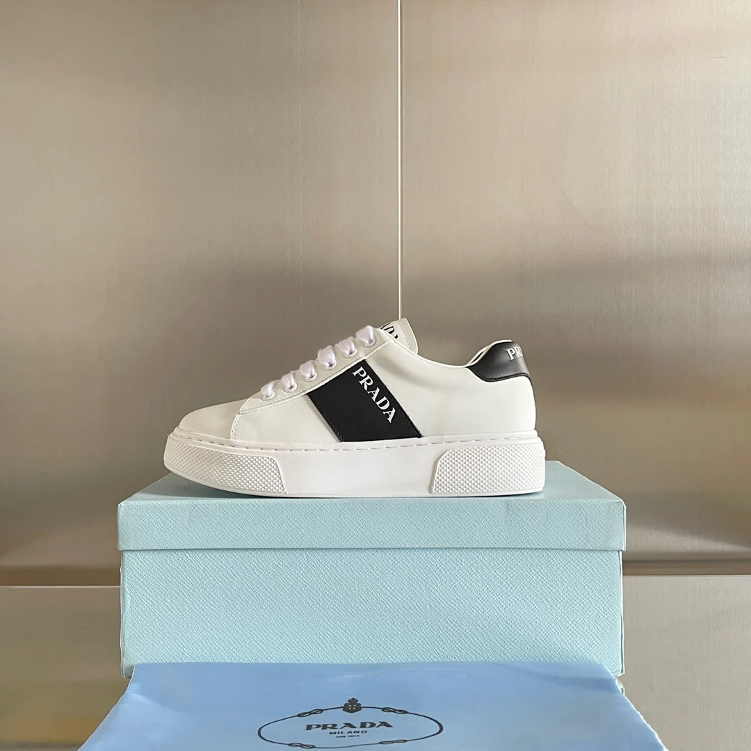 Новые поступления Prada ранней весной 2022 года - Повседневные туфли на платформе - 11