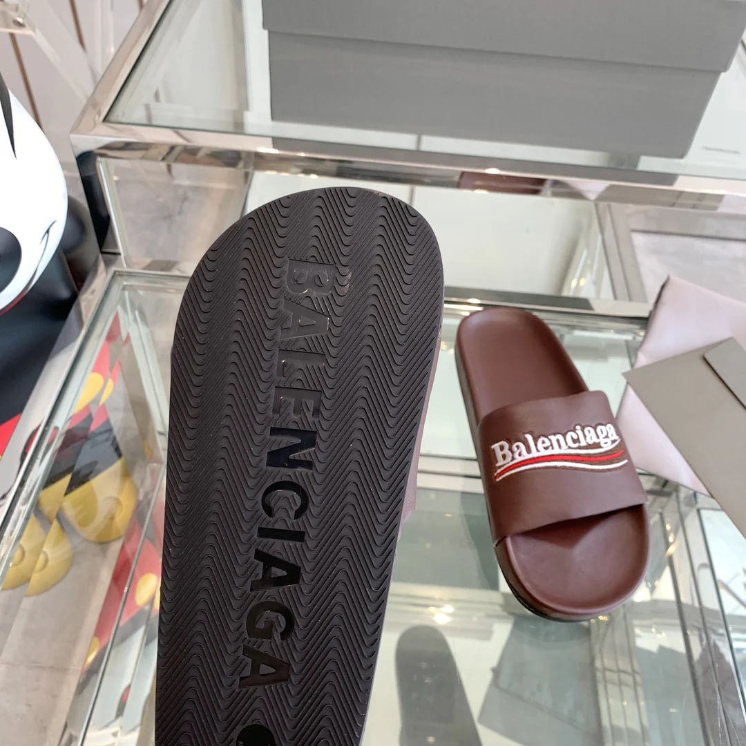 Тапочки Balenciaga с буквенным принтом - унисекс - коричневые
