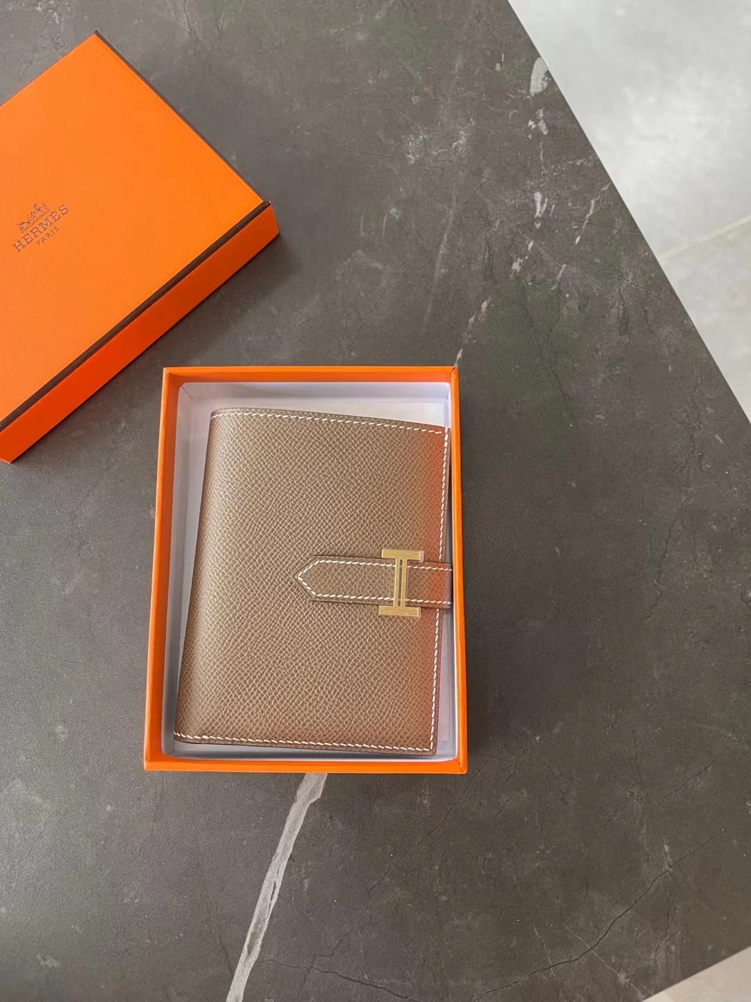 Кардхолдер/клипер Hermes Bearn - Цвет ?слоновый серый? - Золотистая фурнитура