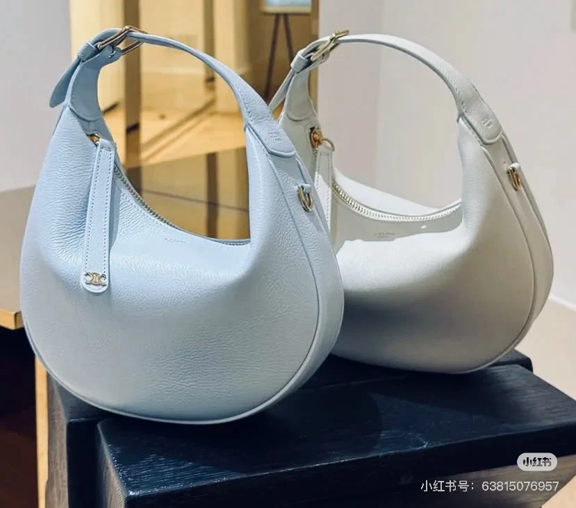Сумка Celine Lulu Crescent Bag - Ледяной синий