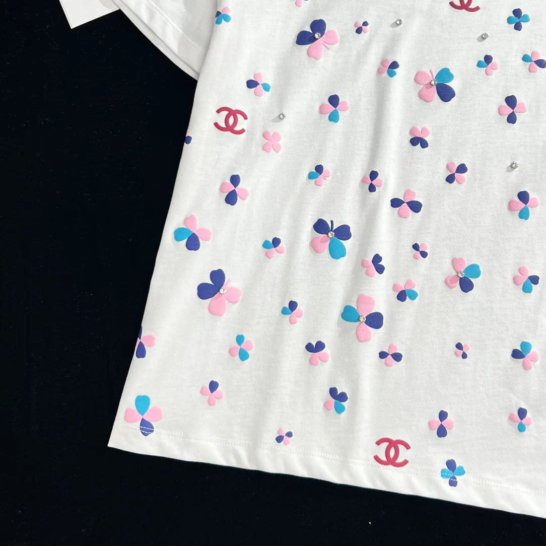 Chanel 2403 - Высококачественная работа, узор из пайеток в виде четырехлистного клевера, художественная хлопковая футболка с круглым вырезом - белая