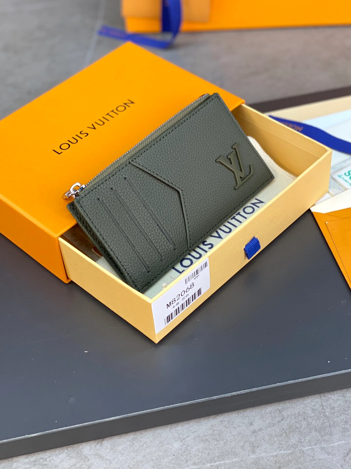 LV-m82068-держатель для монет и карт-зеленый