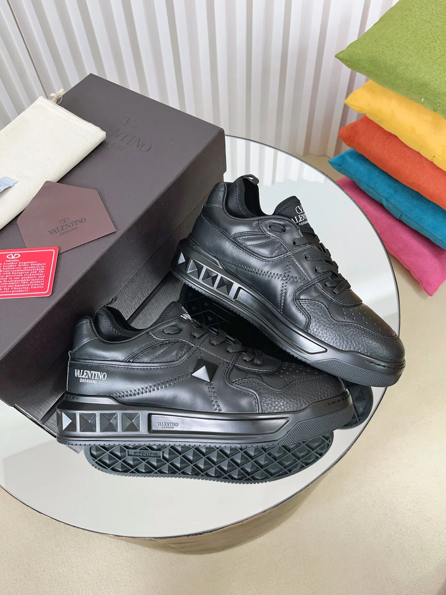 Valentino - Повседневные кроссовки - Унисекс - Черные