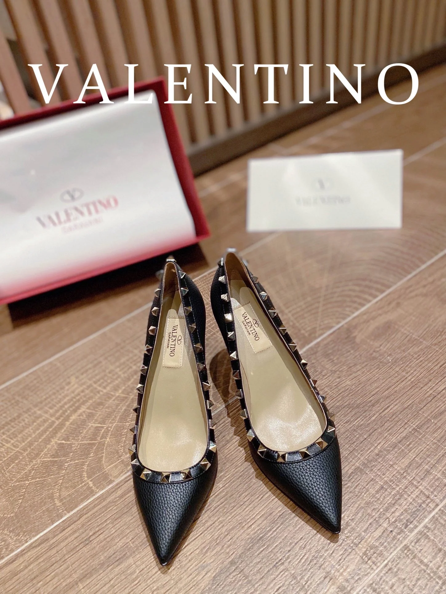 Классические туфли на высоком каблуке Valentino - черные