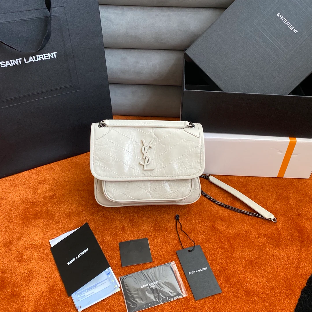 Сумка-мессенджер YSL-niki из белой кожи с серебряной цепочкой, покрытой кожей, 22 см.