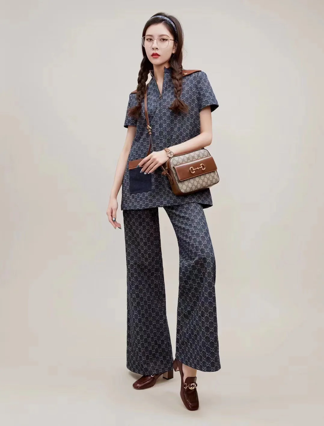 Сумка для фотоаппарата Gucci 1955 с пряжкой в ??виде подковы - 1 шт.