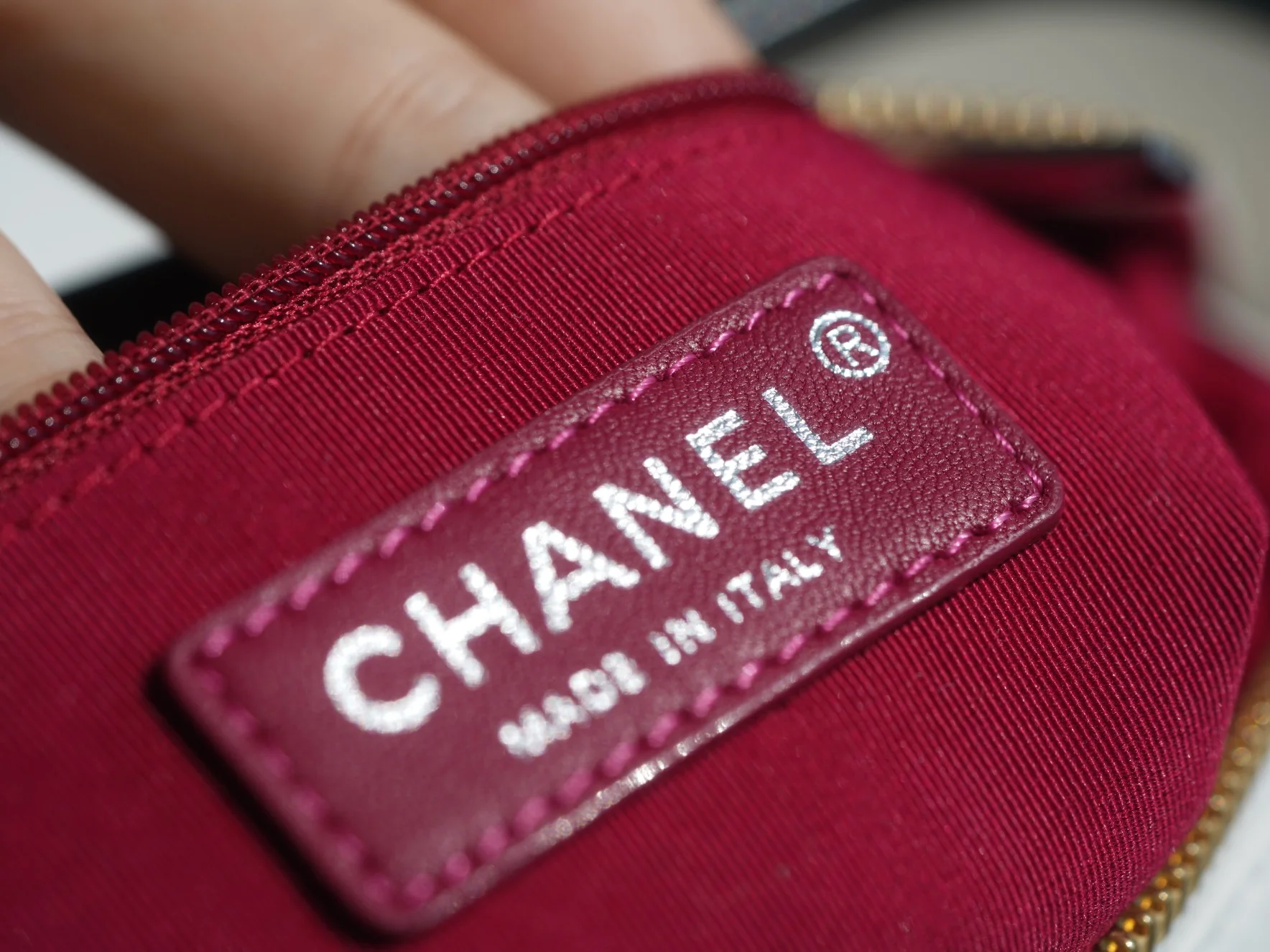 Сумка-хобо Chanel - белая, маленькая, 20 см