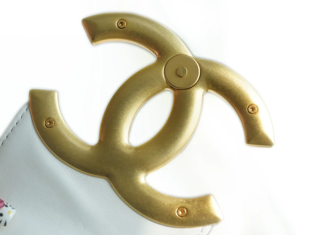 Chanel - Новая большая сумка-мессенджер Double C - Белая