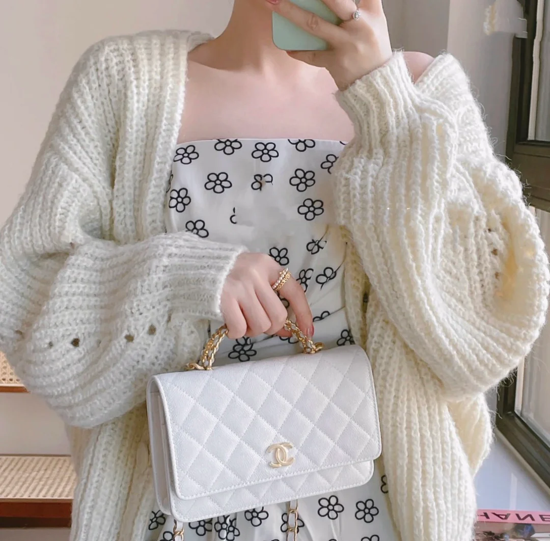 Ручка для письма Chanel 2022 WOC Platinum Ball