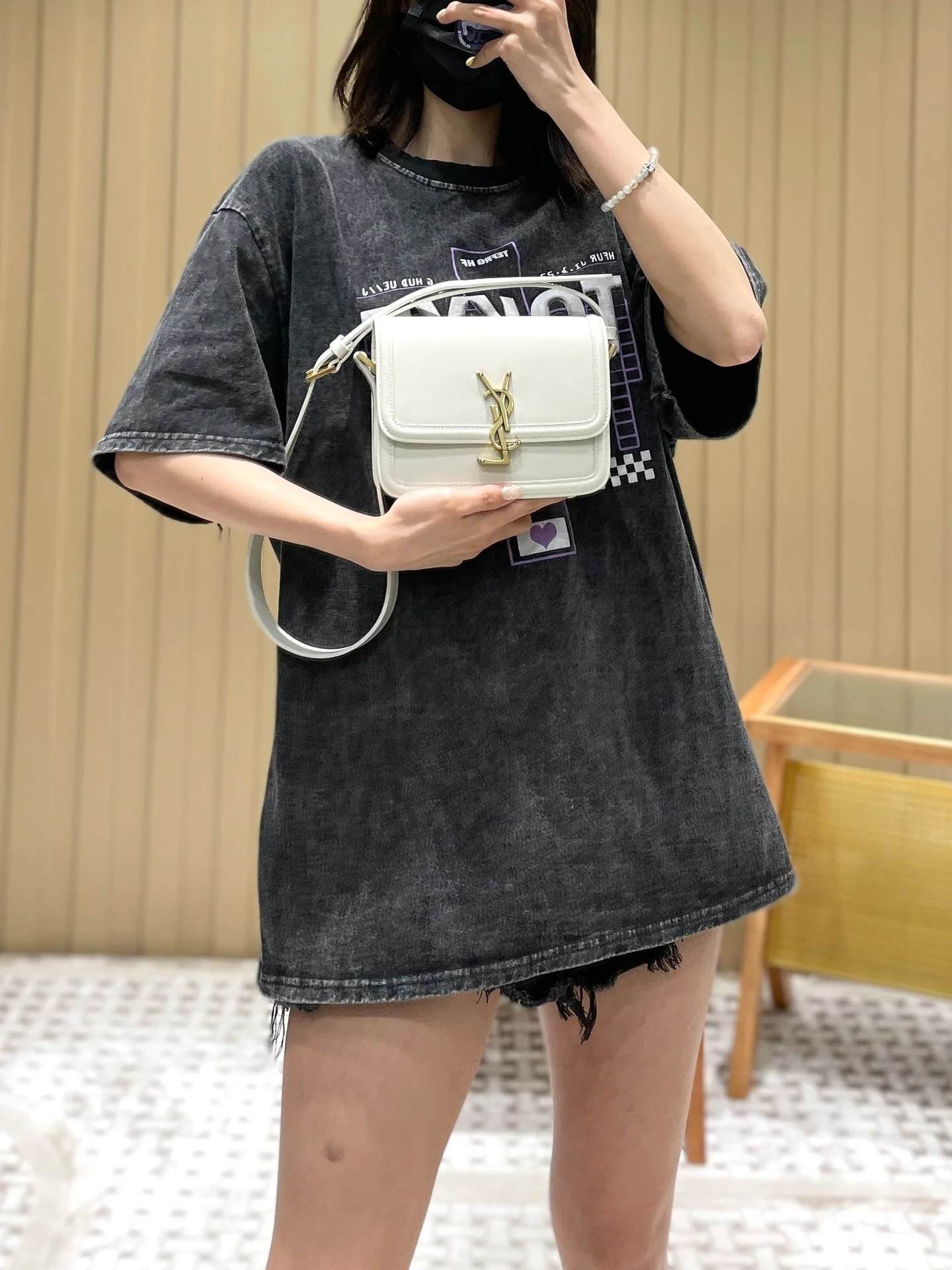 Сумка YSL Solferino Tofu Bag - белая - 18 см - На фото 1