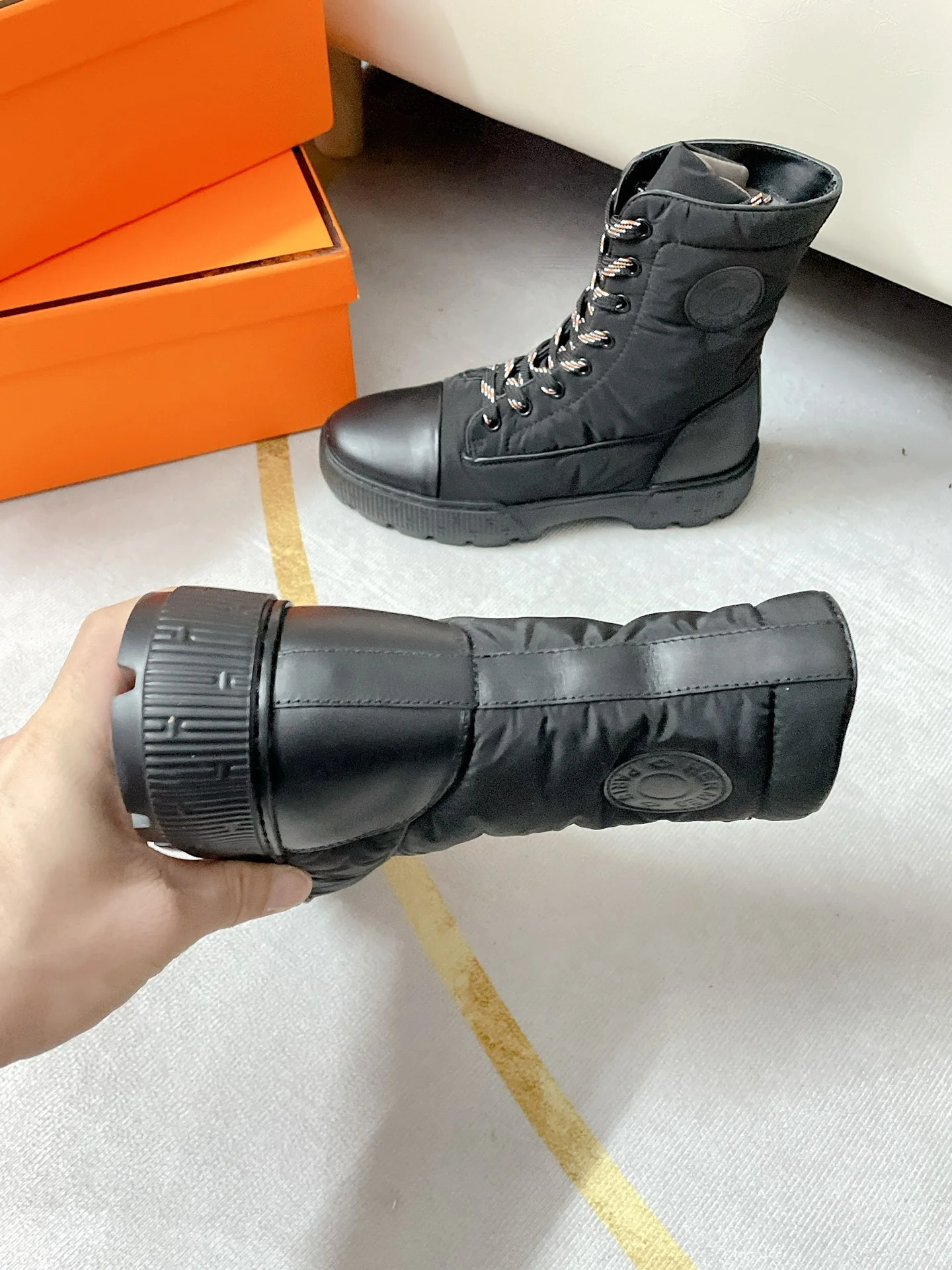 Новинка сезона осень/зима 2022 от Hermes - Высокие кожаные сапоги - 1