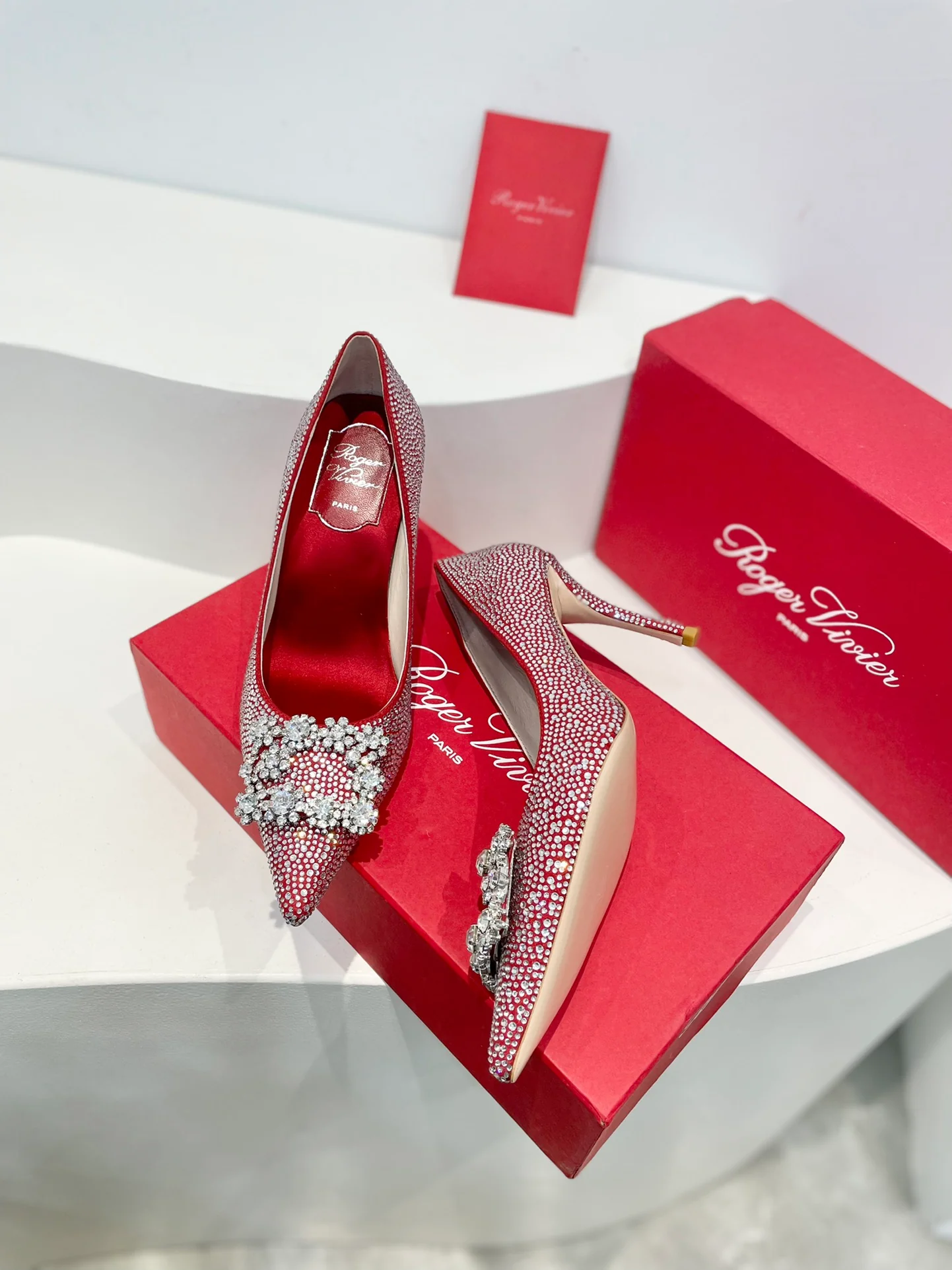 Обувь RV Shoes - Серия ?Кристальные туфли? - Туфли на высоком каблуке со стразами - Красные