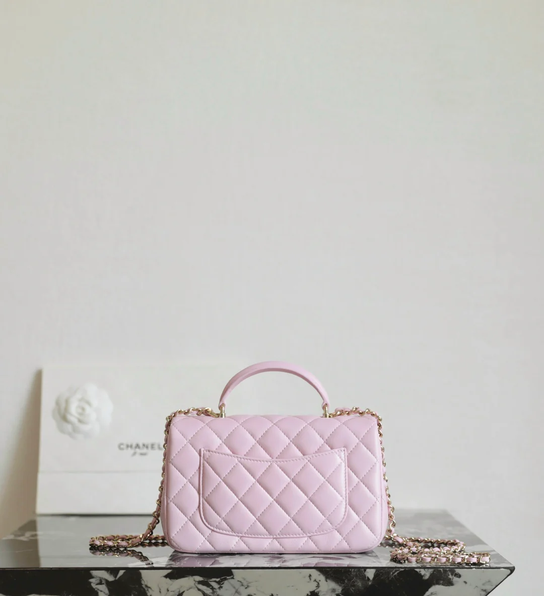 Chanel - Большая сумка - Светло-розовая - Светло-золотистая пряжка