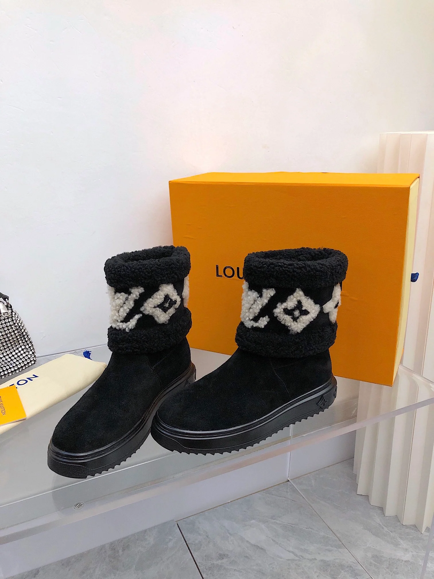 LV - Ботильоны из овечьей шерсти - Черные