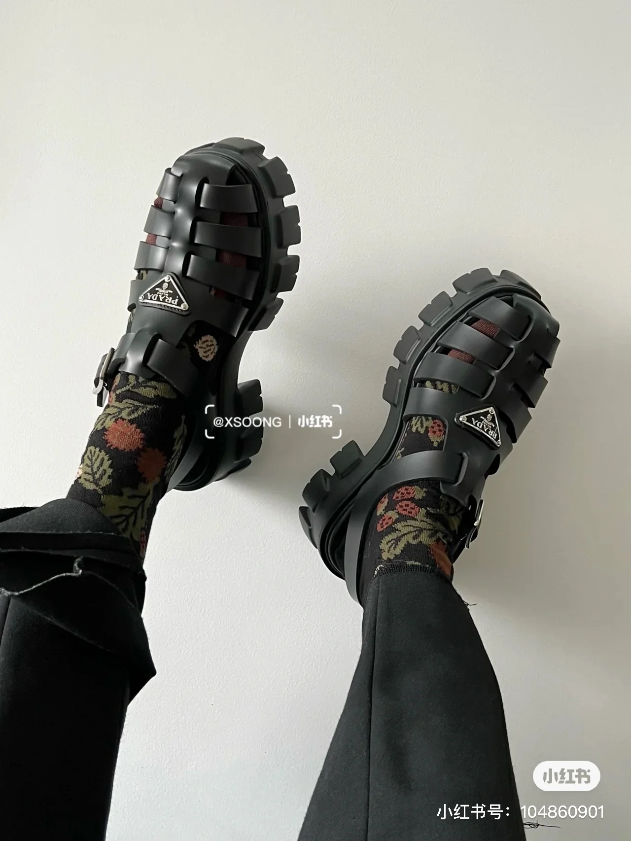 Prada - Сандалии на задней подошве