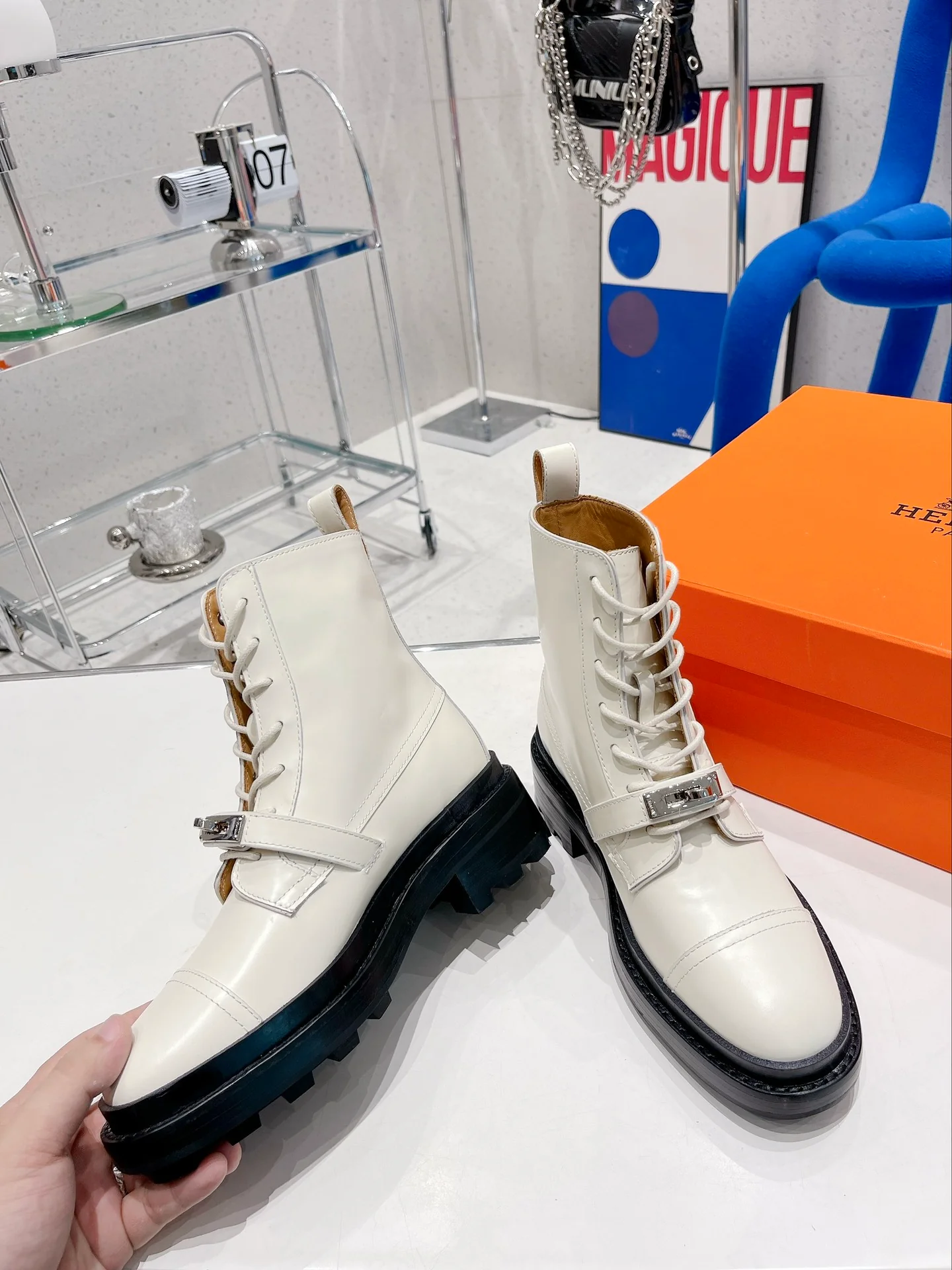 Hermes - Новинка сезона осень/зима 2022 - Ботильоны Kelly