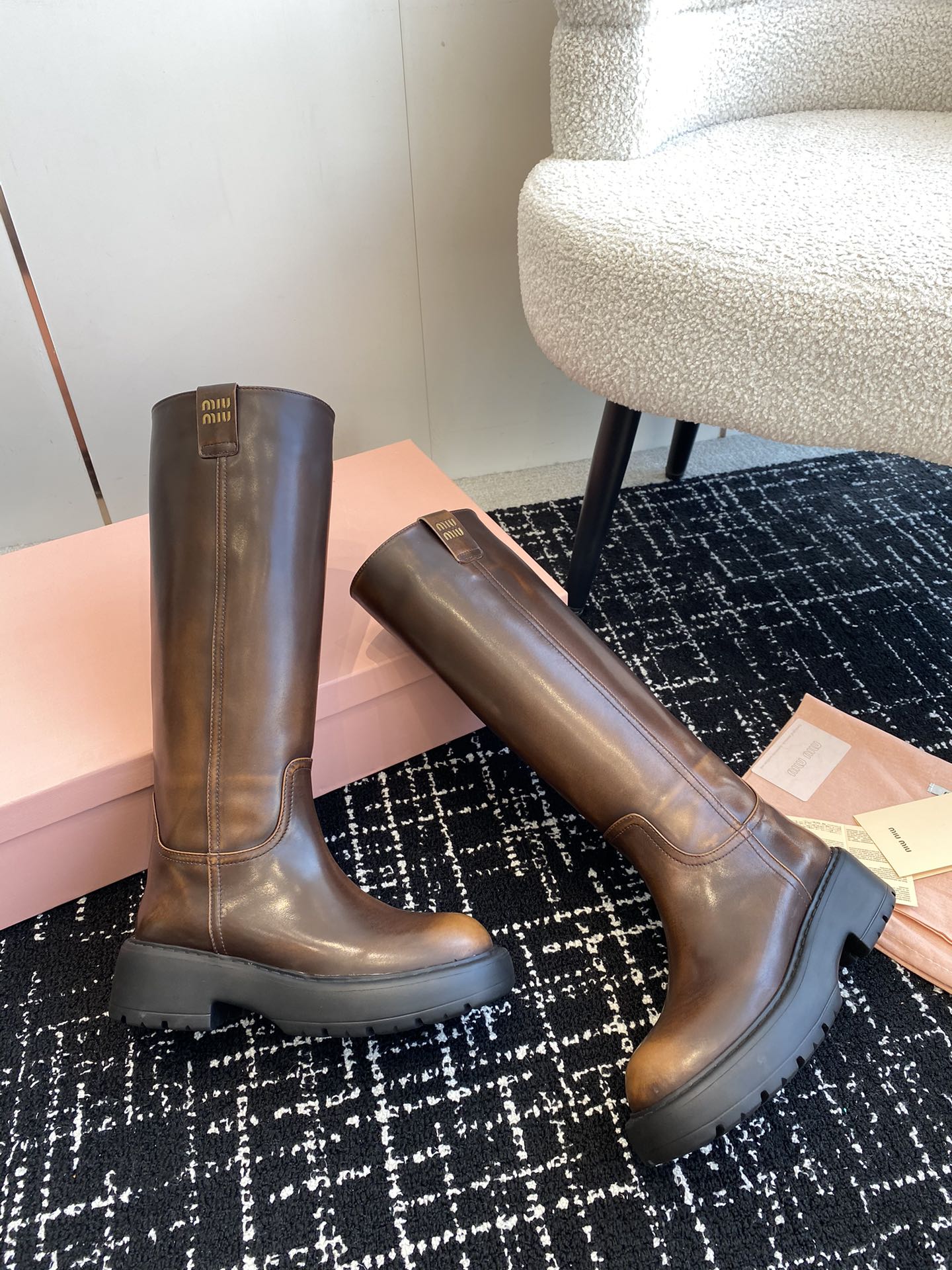 Ботильоны на высоком каблуке Miu Miu 2024 года - темно-коричневые