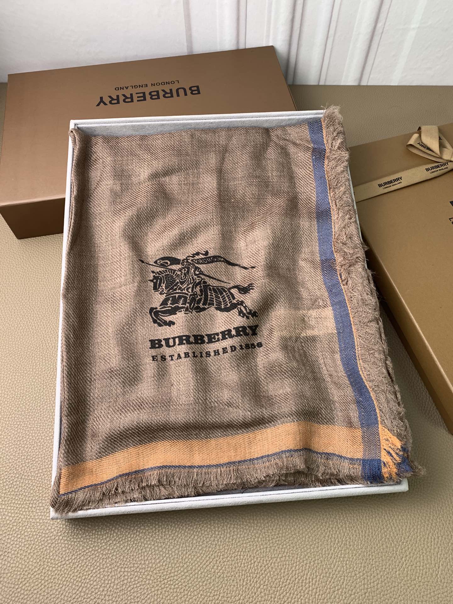 Длинный шарф Burberry из кашемира с принтом - 200 см - ширина 85 см - 100 см - кашемир - 1 шт.