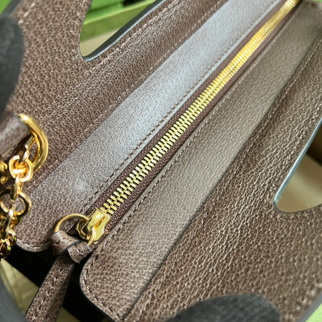 Мини-сумка Gucci Ophidia через плечо с отделкой из коричневой кожи.