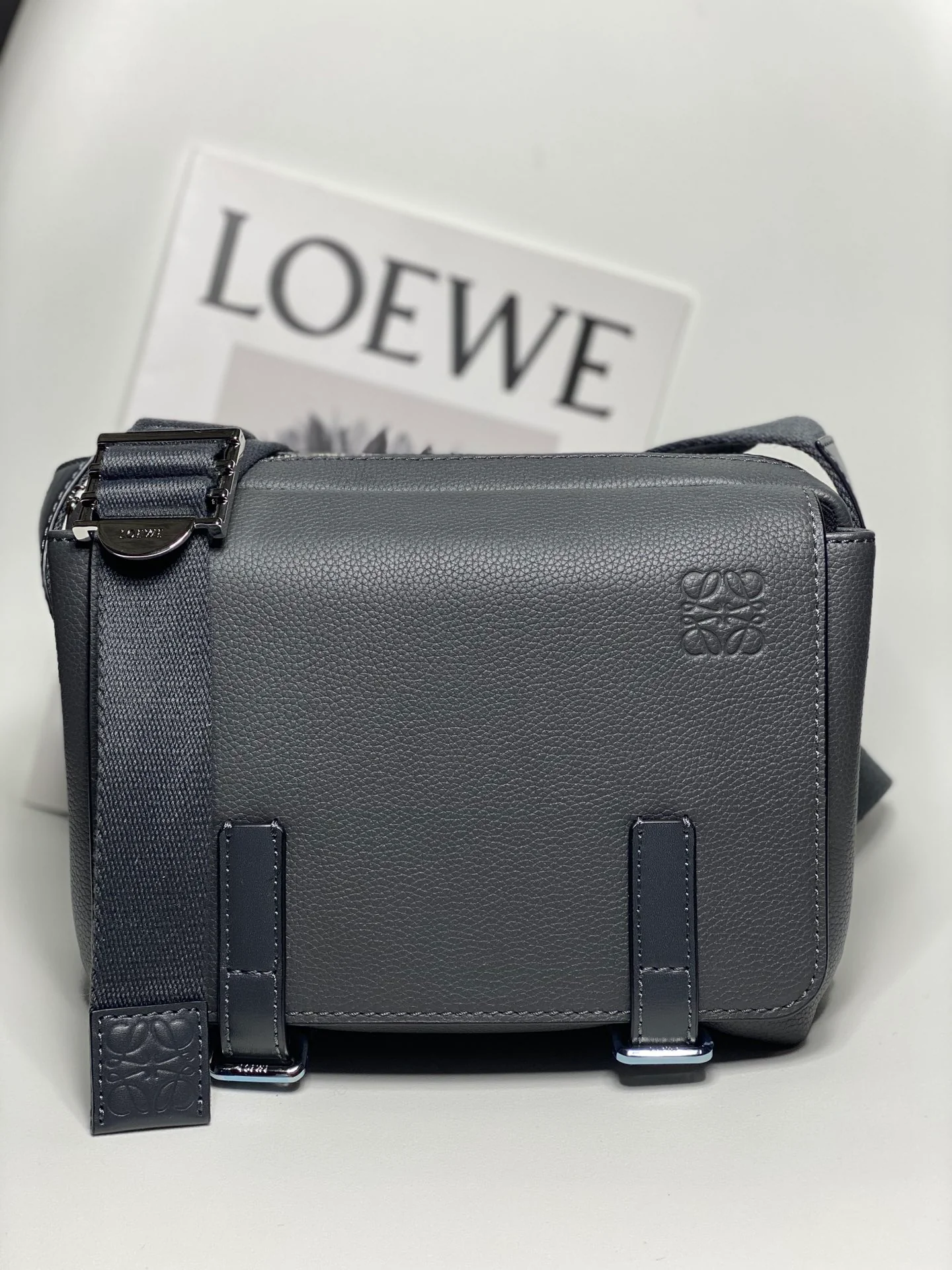 Loewe - Новая сумка-мессенджер - Размер XS