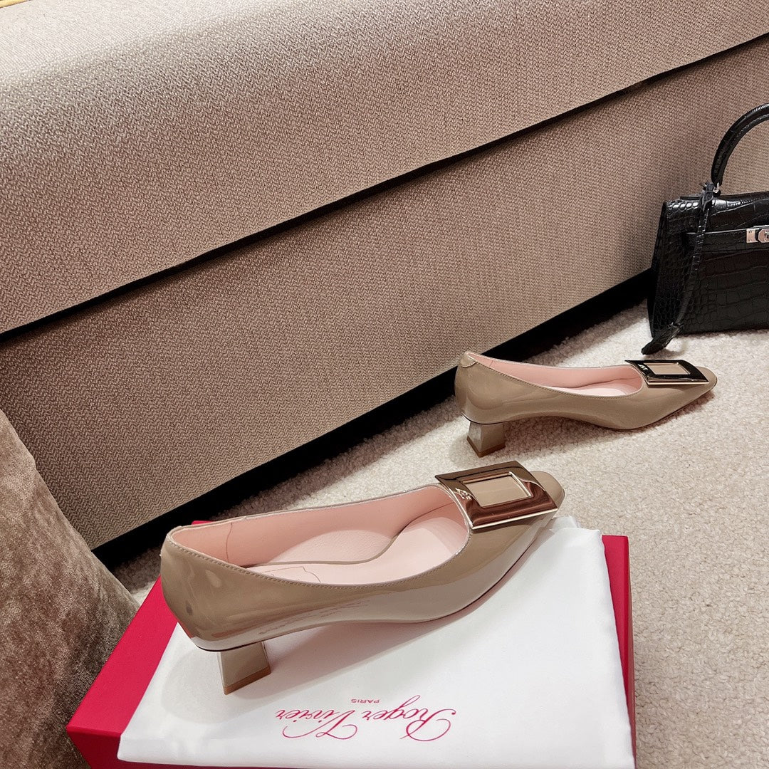 Трапециевидные туфли на высоком каблуке с длинной пряжкой для поездок на работу