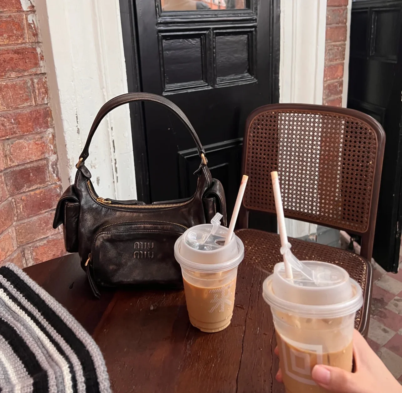 Сумка-карман Miu Miu из кожи наппа — винтажный коричневый