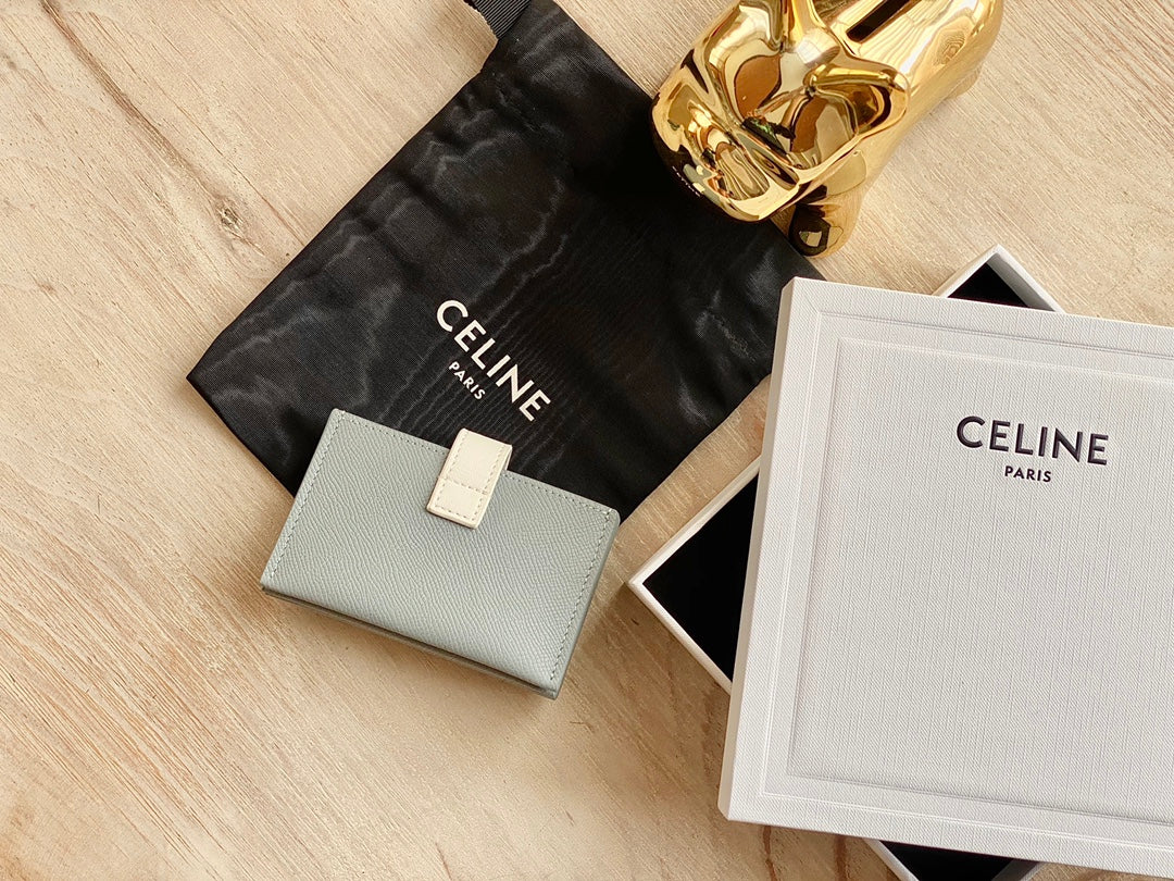 Celine 粒面牛皮风琴卡包