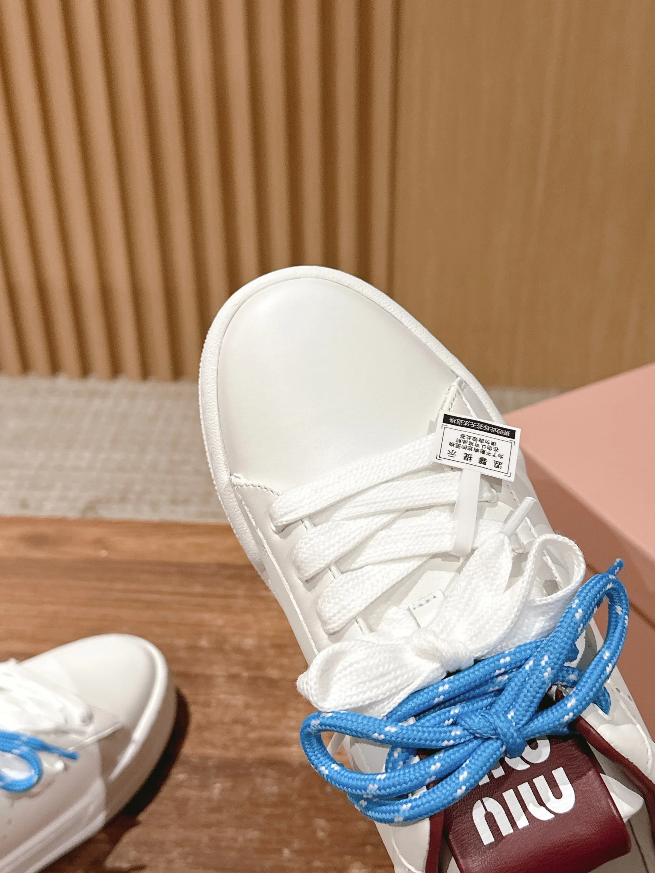 Повседневные кроссовки Miu Miu на шнуровке - синие