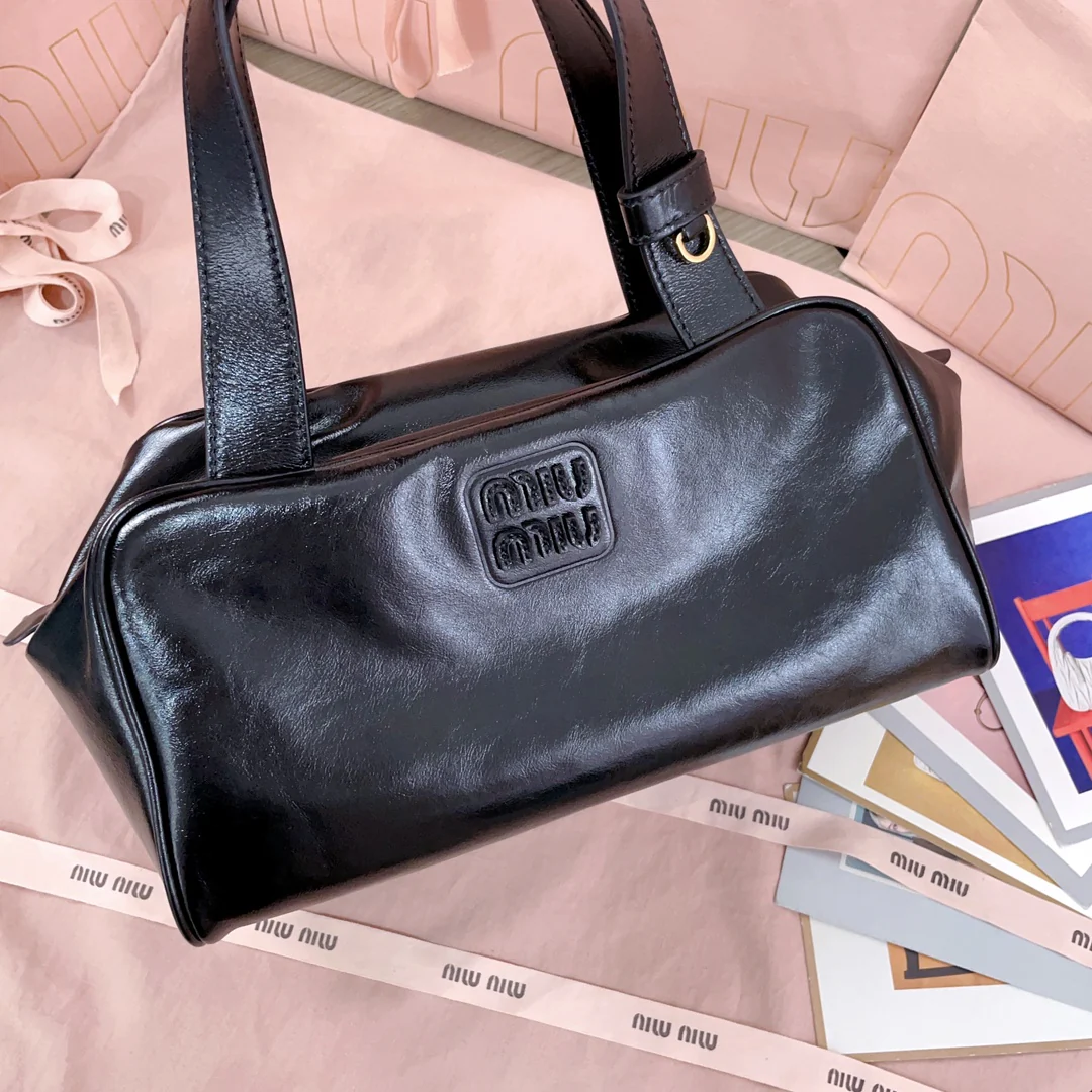 Сумка для боулинга Miu Miu-5bb182, подмышечная, черная.