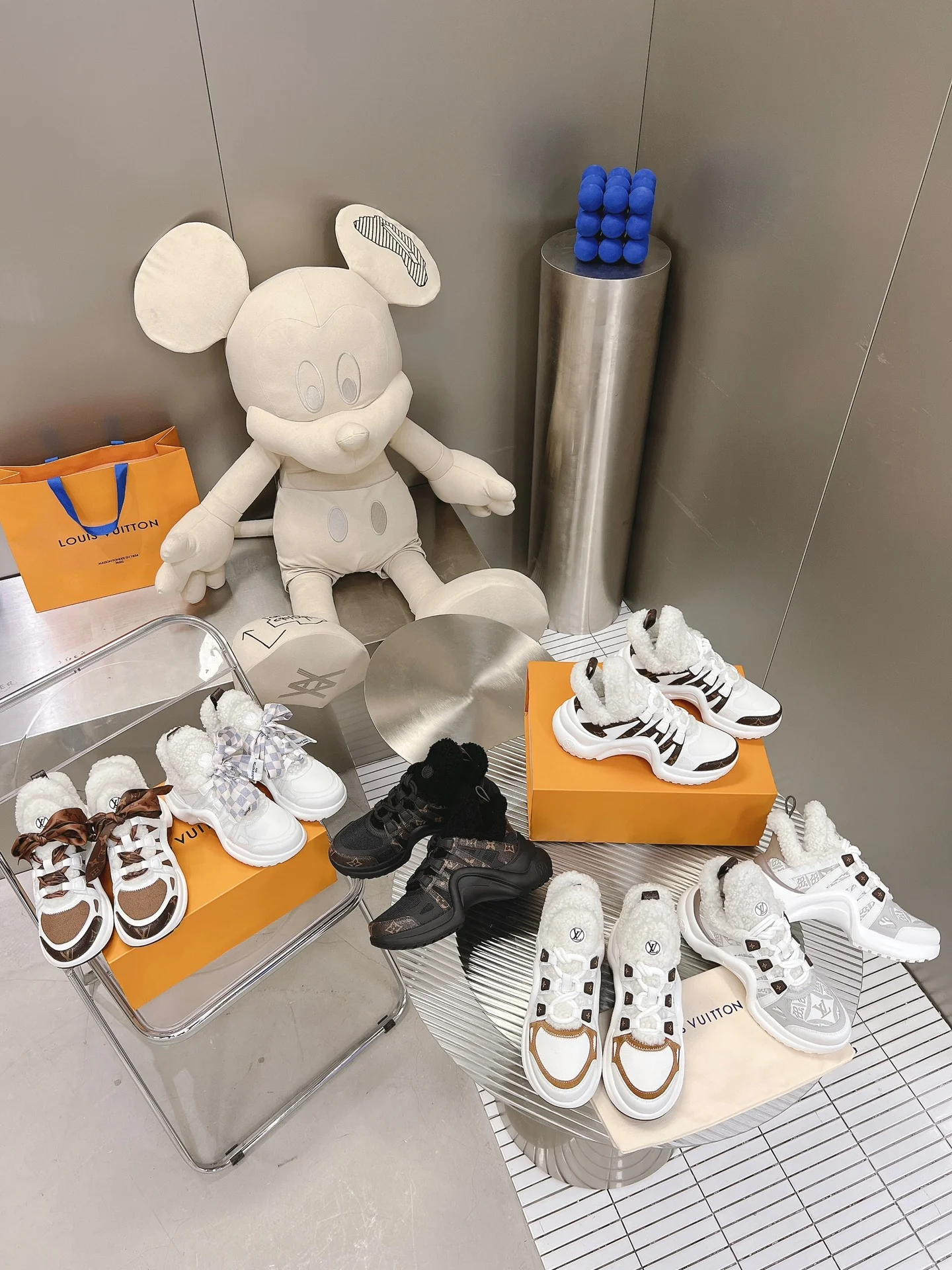 Массивные кожаные туфли LV из шелка - изображение из коллекции