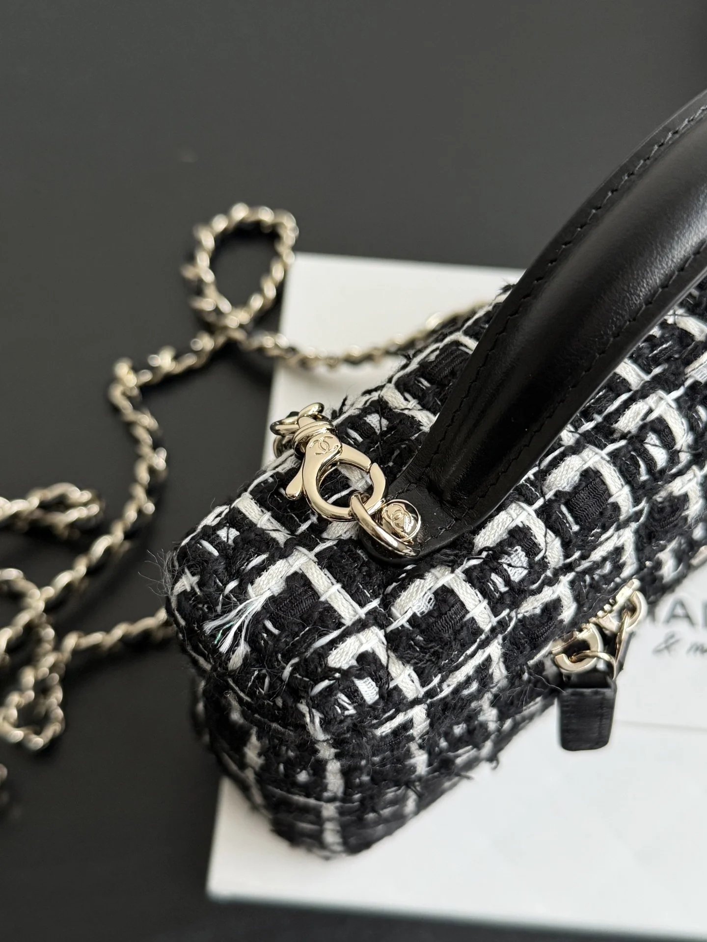 Сумка-ланч Chanel LP из шерсти, черная.