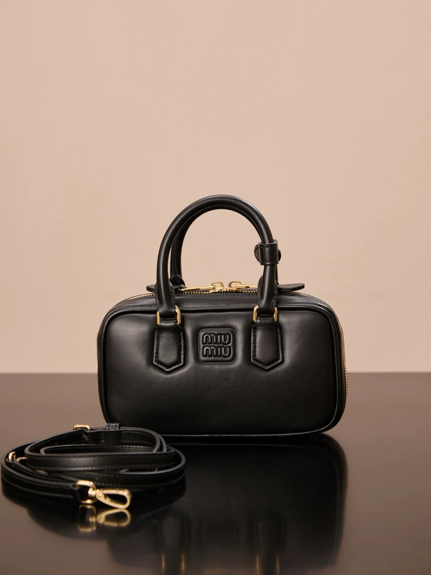 Miu Miu-5bb142m1100-???????-коровья кожаная сумка для боулинга-мини размер-черный