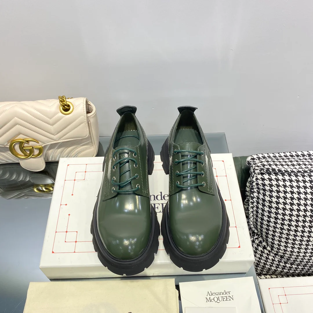 Лоферы на платформе McQueen цвета хаки