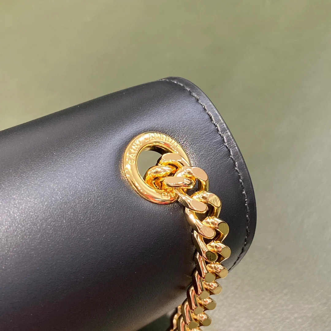 Черная сумка YSL Kate на цепочке с золотой пряжкой