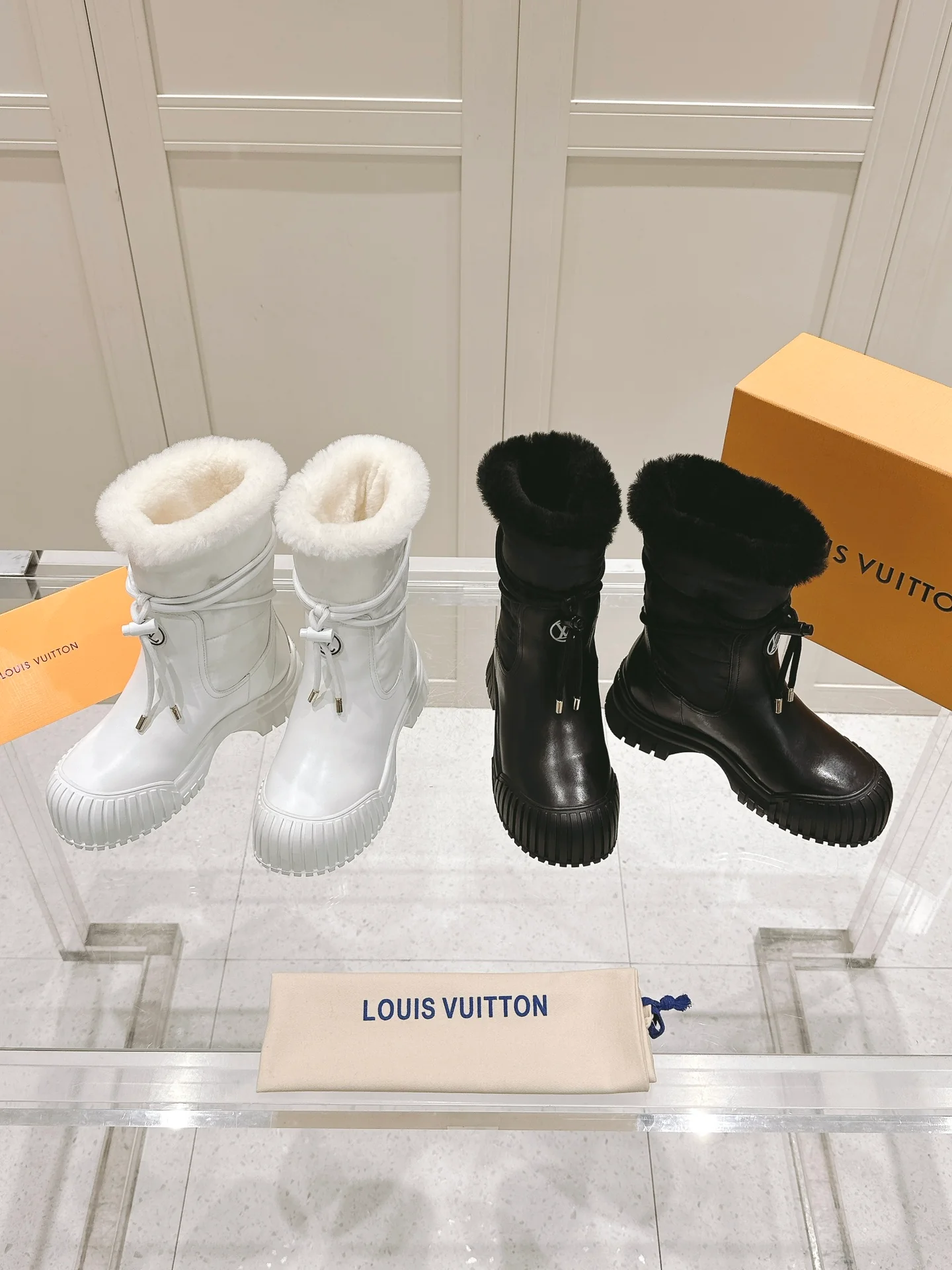 Ботинки Dr. Martens LV-2024 - Изображение из коллекции