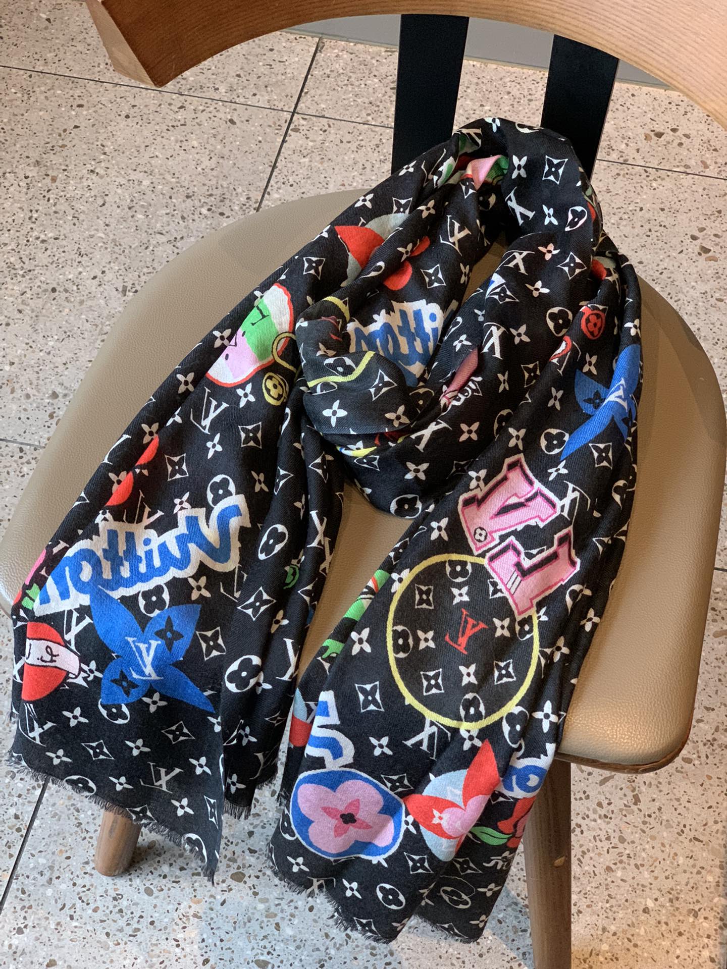 LV - Шарф с красочной аппликацией - 200 - 110 см - 100% чистый кашемир