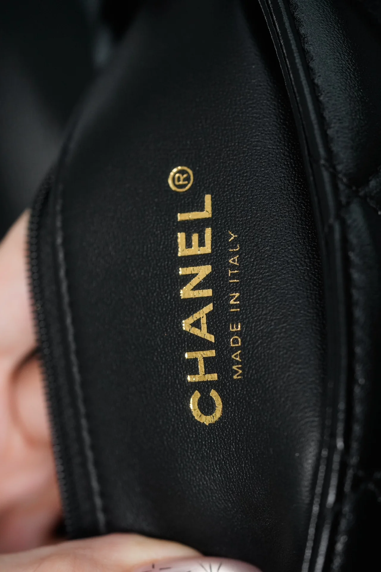 Chanel - ??? - Новая большая квадратная сумка с клапаном и толстой цепочкой - Черная