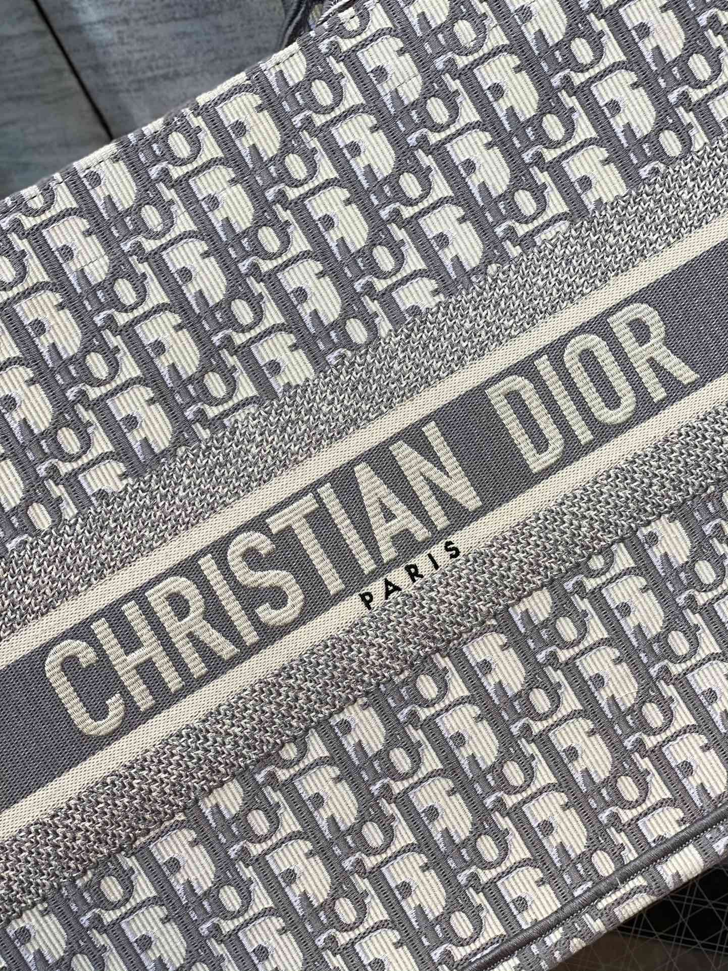 Сумка-тоут Dior Book, маленький размер 36-5 см, серый монограммный дизайн - 1
