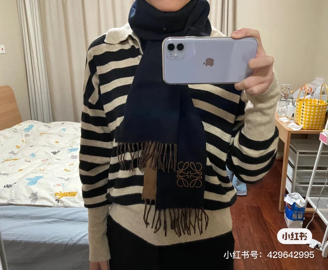 Шарф Lolwei с кисточками, однотонный, 90 г, австралийская шерсть, 10 г, кашемир, черный.