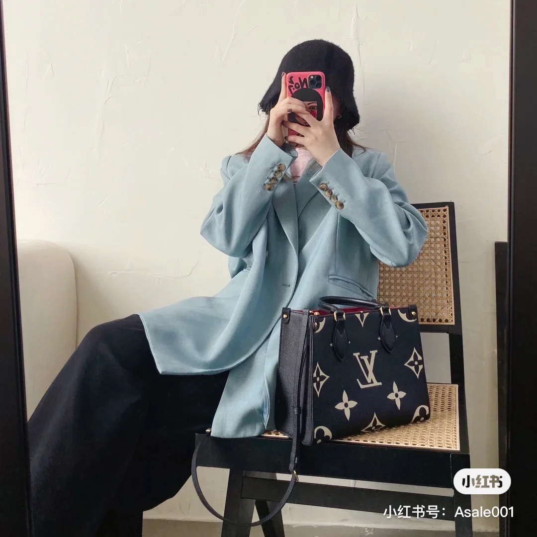 m45659-LV-onthego-pm Сумка-тоут, черная