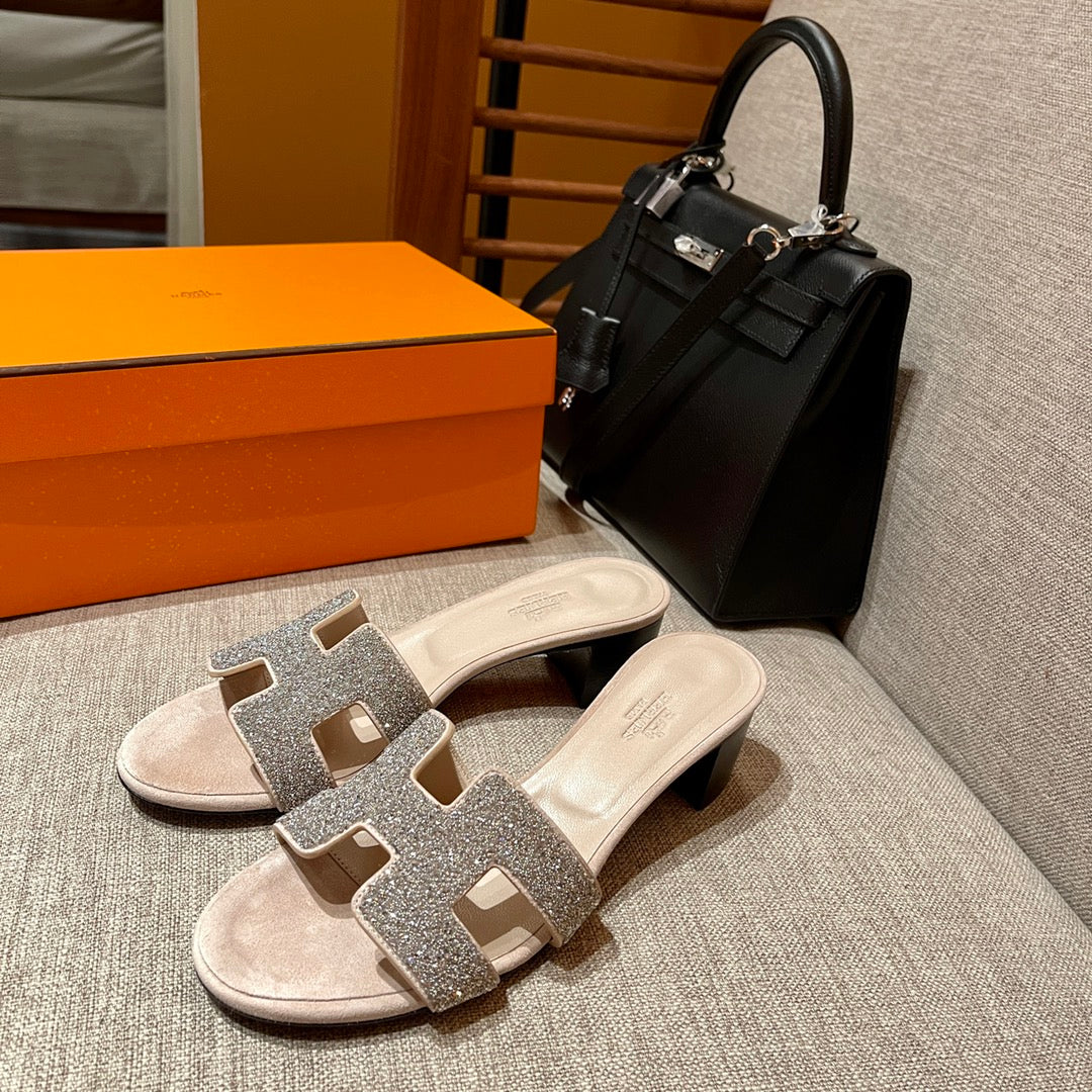 Босоножки Hermes-H на среднем каблуке с бриллиантовой гравировкой-4