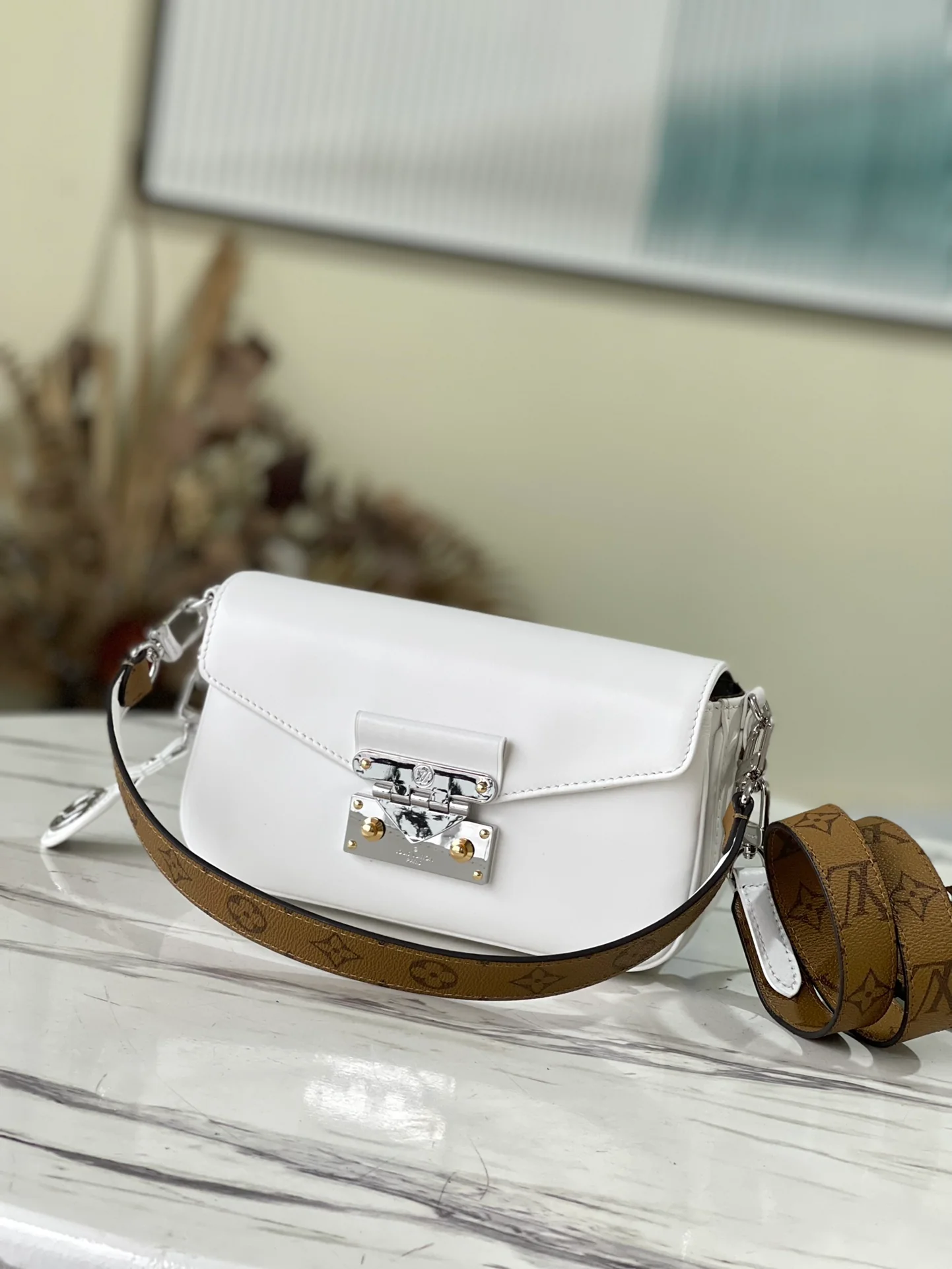 m20395-LV-2022-Показ мод весна/лето-Swing-Сумка-Белая